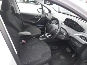 Peugeot 208 2019 White