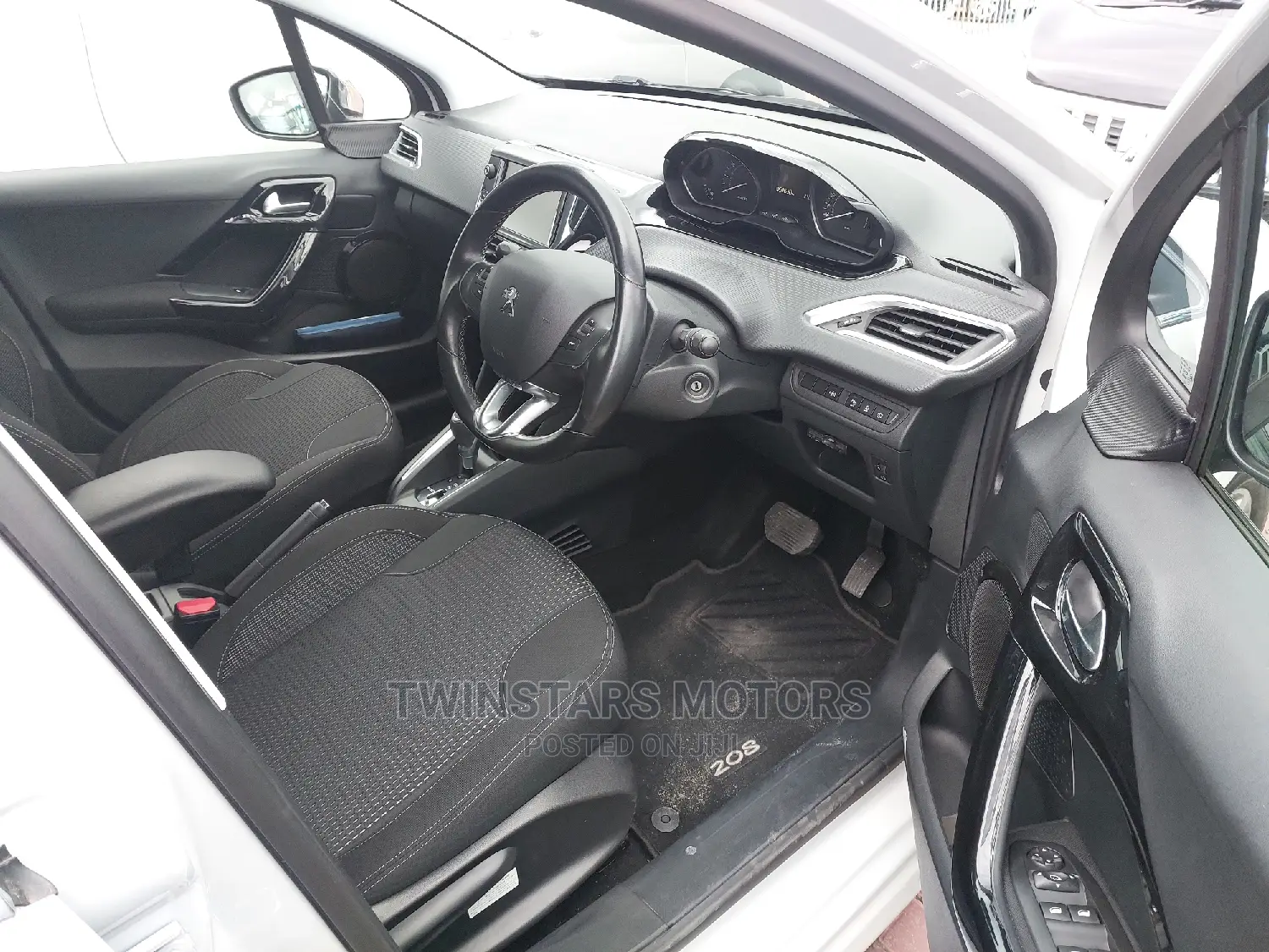 Peugeot 208 2019 White
