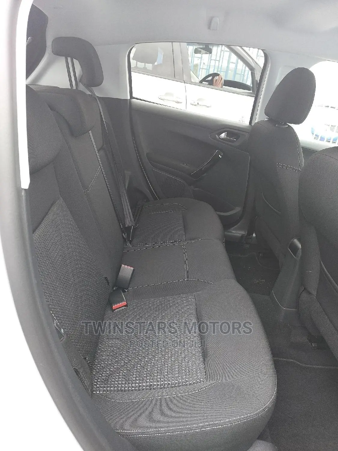 Peugeot 208 2019 White