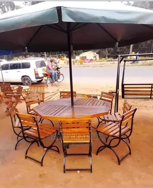 8 Seater Outdoor Set Plus Umbrella
