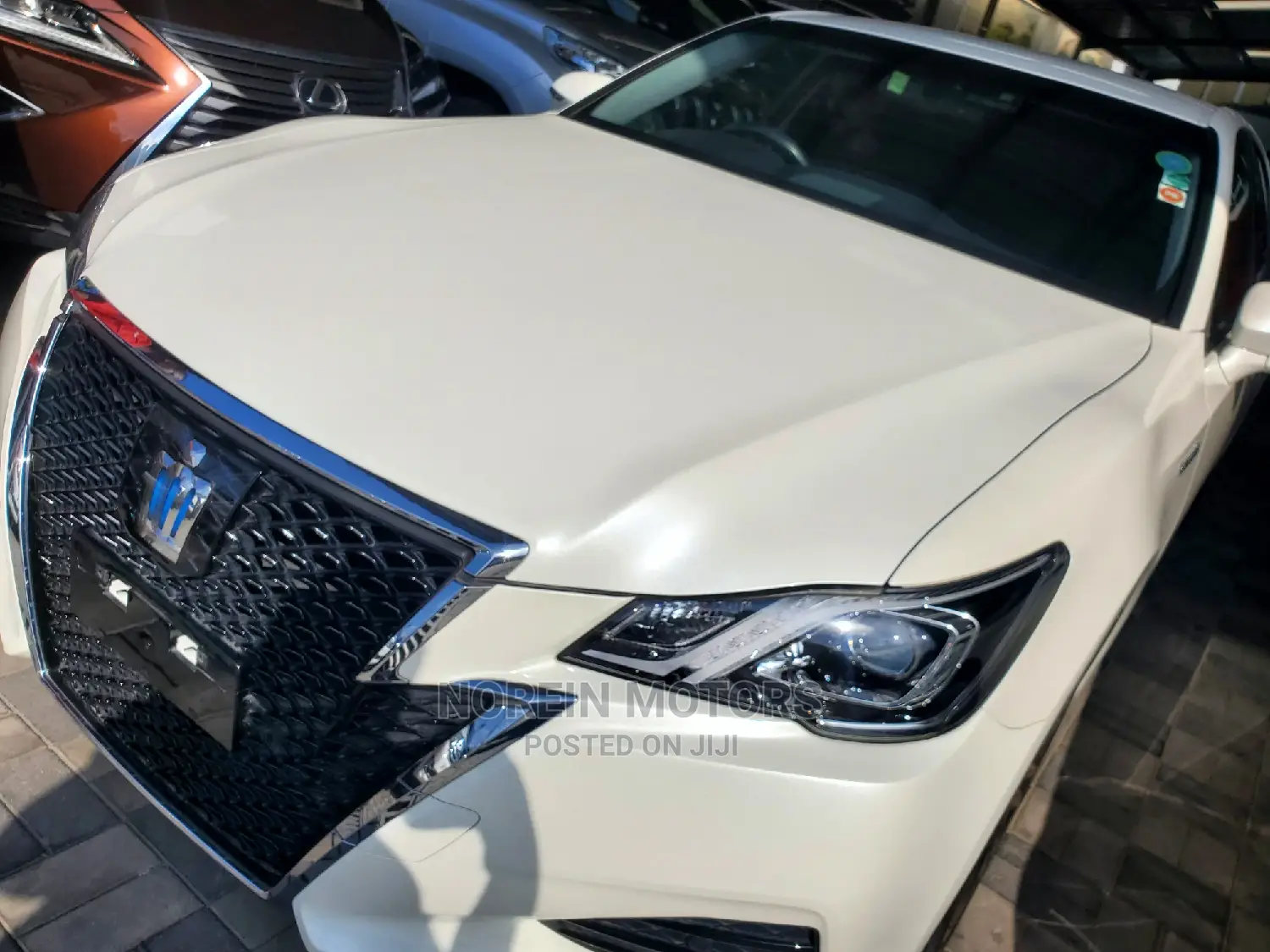 Toyota Crown 2016 Off white