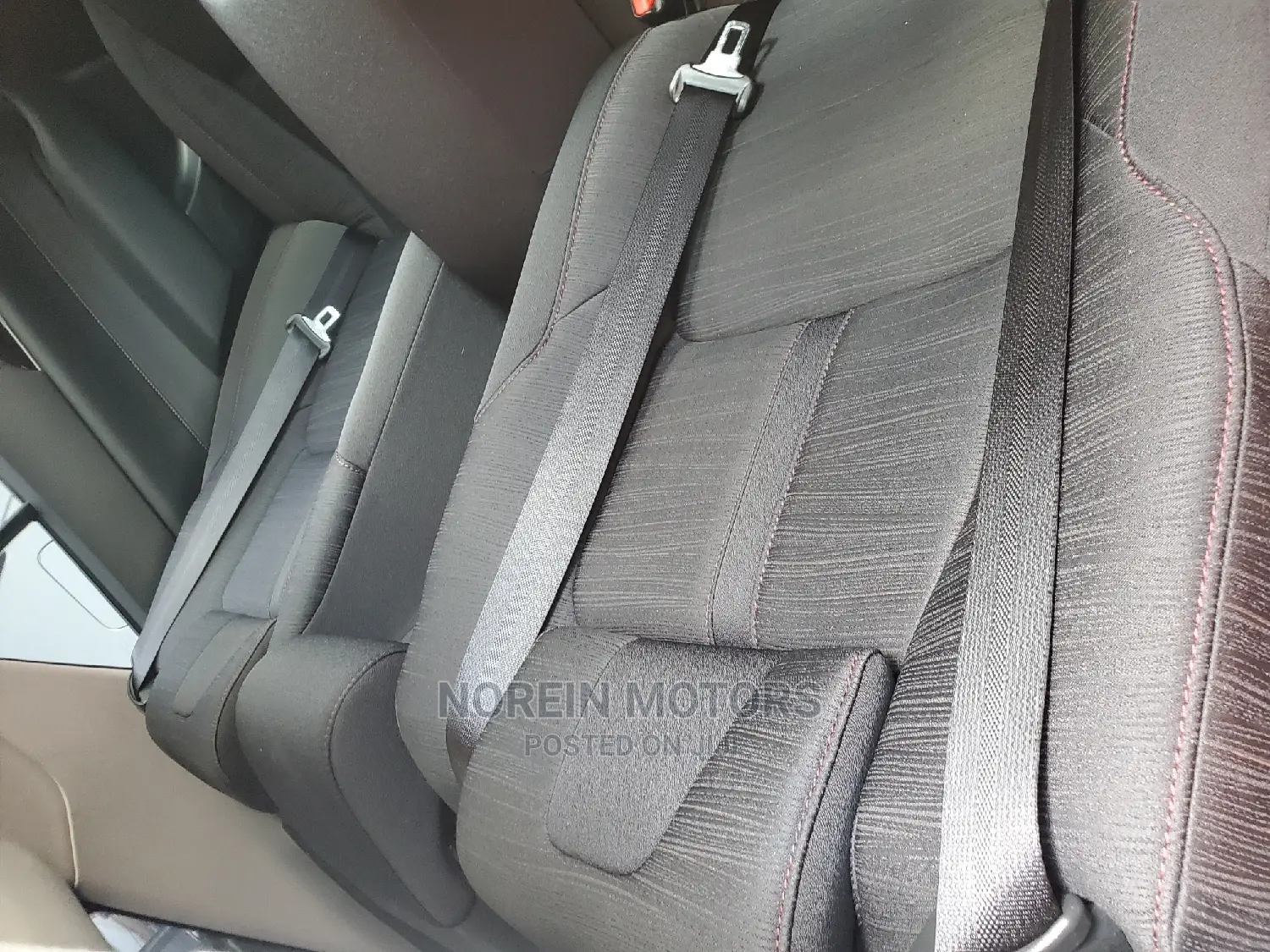 Toyota Crown 2016 Off white
