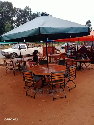 6 Seater Cushioned Outdoor Set With Umbrella