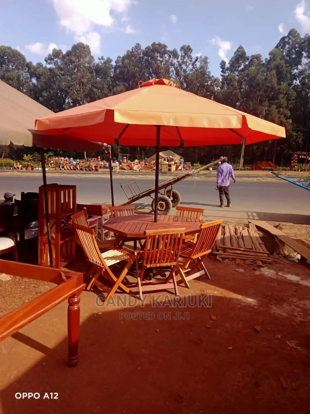 6 Foldable Garden Seats, Table Plus Umbrella