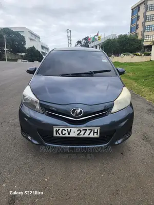 Toyota Vitz 1.0 FWD 5dr 2011 Black