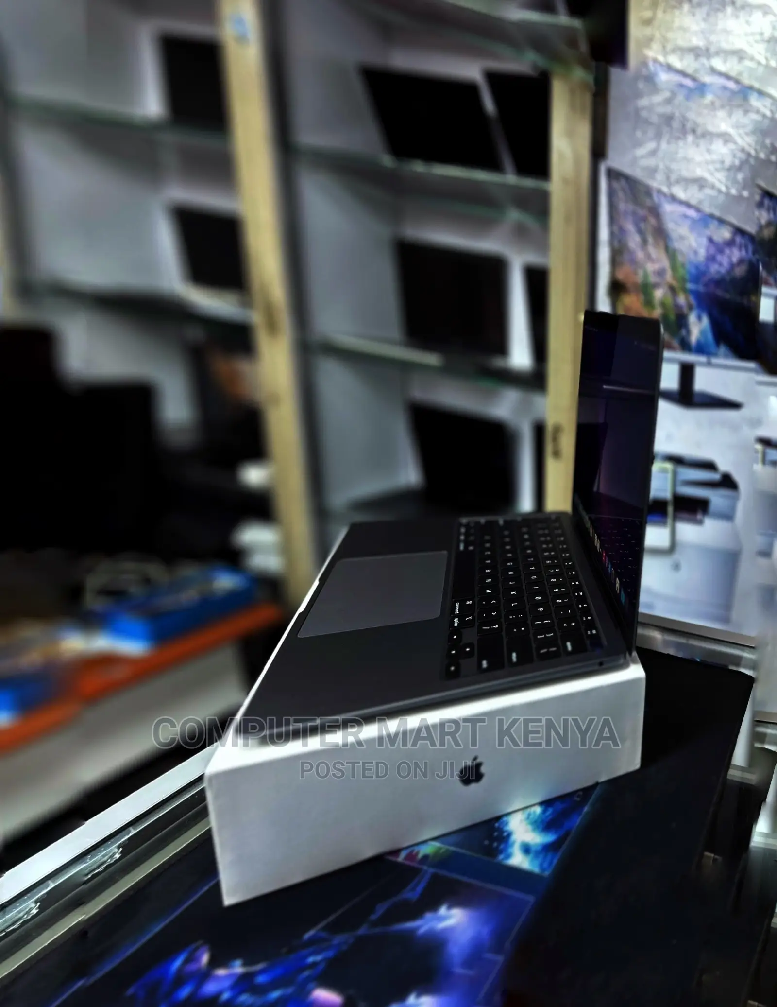 New Laptop Apple MacBook Air 8GB Apple M1 Max SSD 512GB
