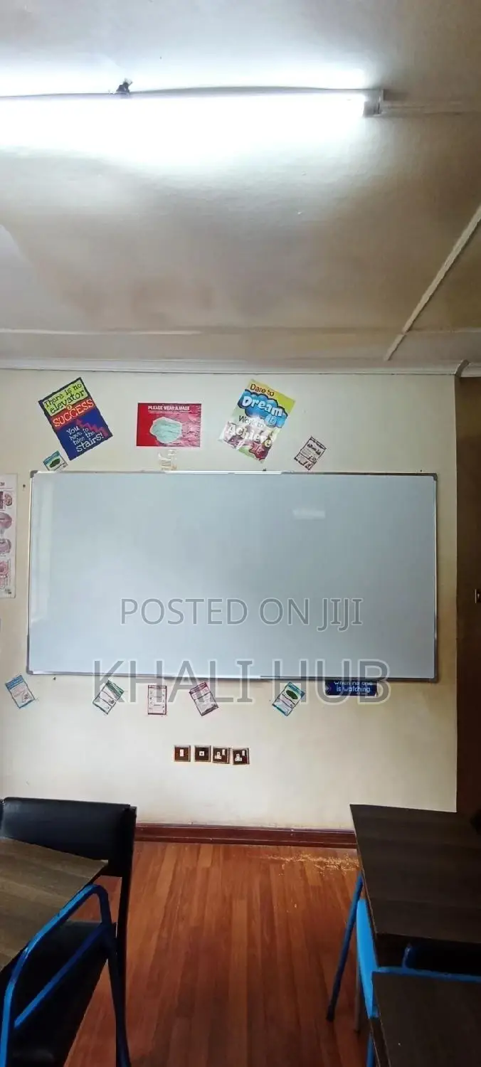 Whiteboard, Whiteboard School.