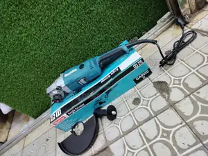 Makita "9" Grinder