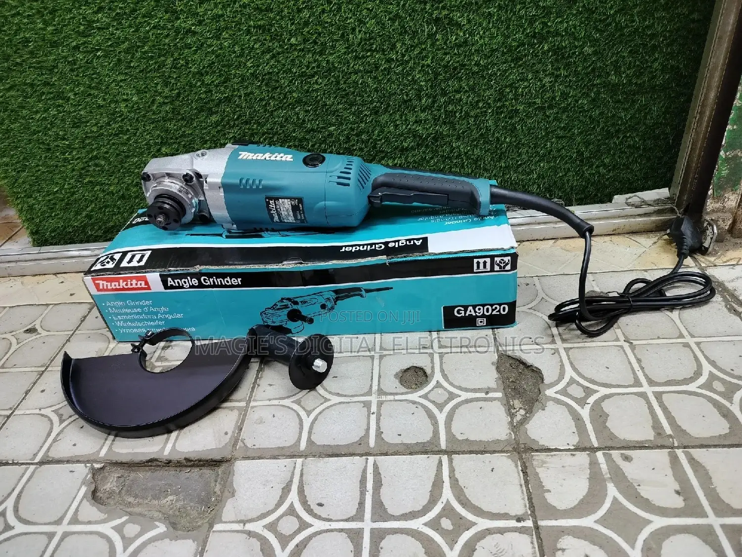 Makita "9" Grinder