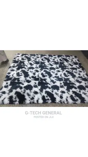 Black Size 5*8 Patched Fluffy Carpet