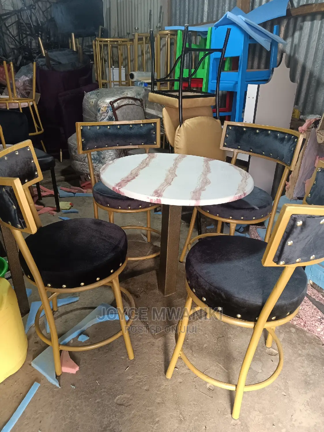 Restaurant Set With Round Table