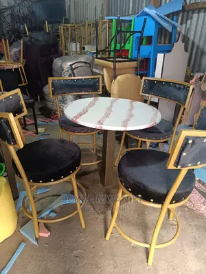 Restaurant Set With Round Table