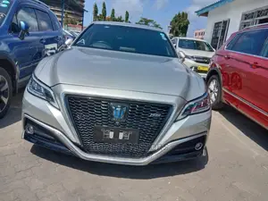 Toyota Crown 2020 Silver
