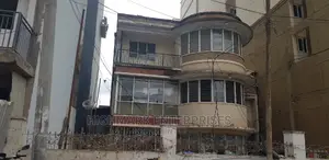 8 Bedroom House for Sale in South C