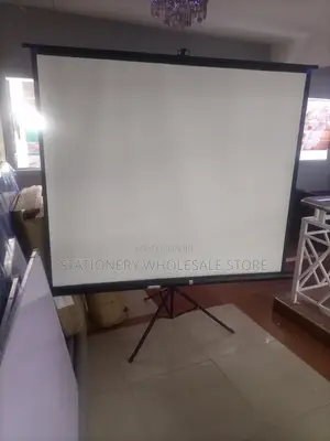 Tripod Projection Screen 84”X84” for Sell.