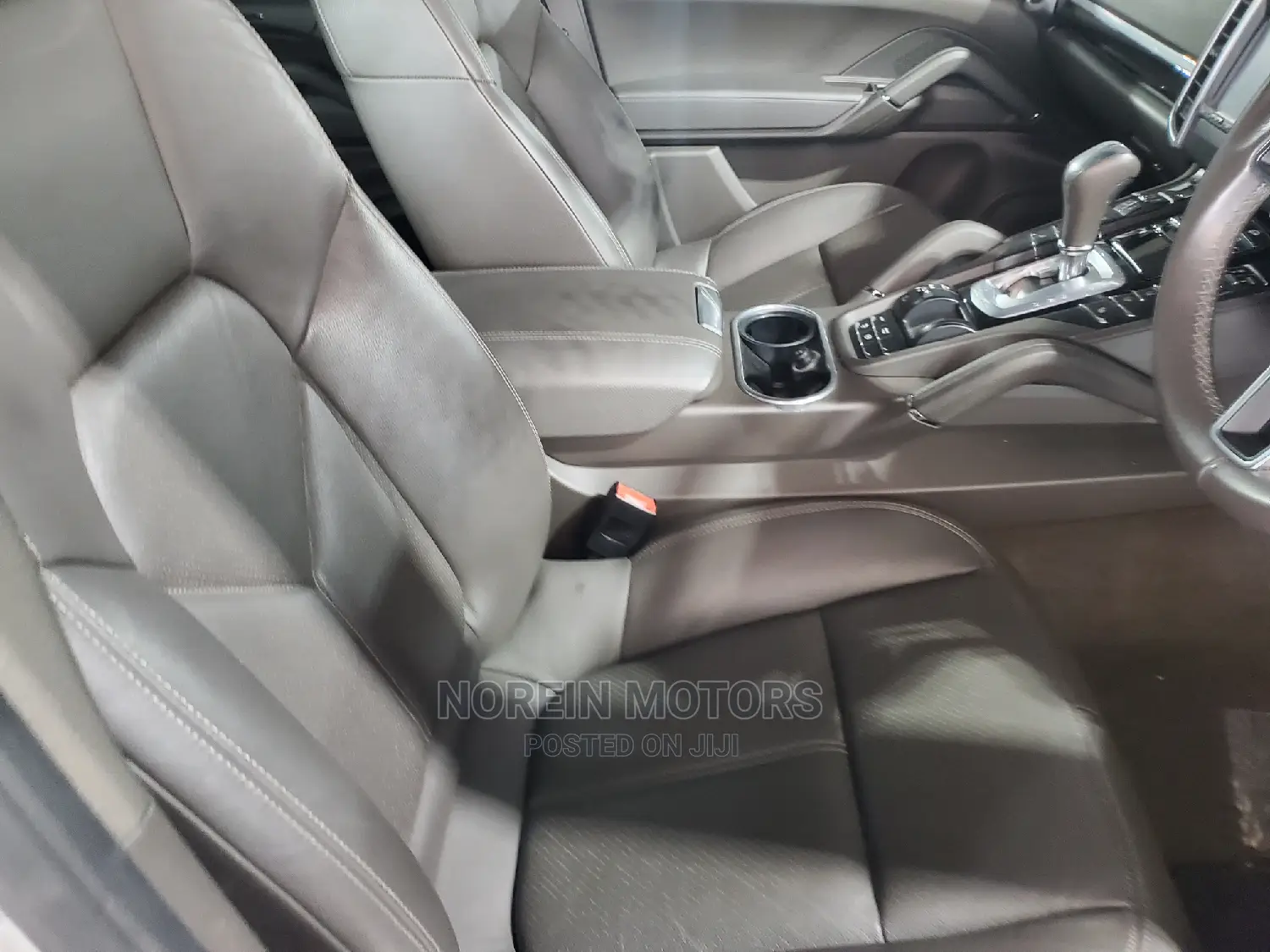 Porsche Cayenne 2017 White