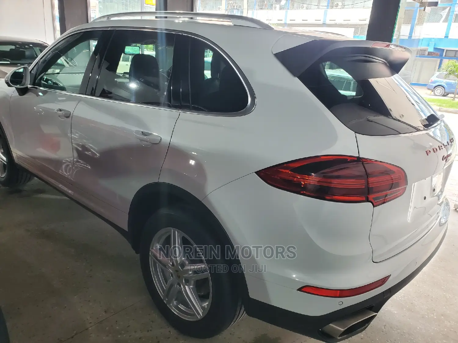 Porsche Cayenne 2017 White