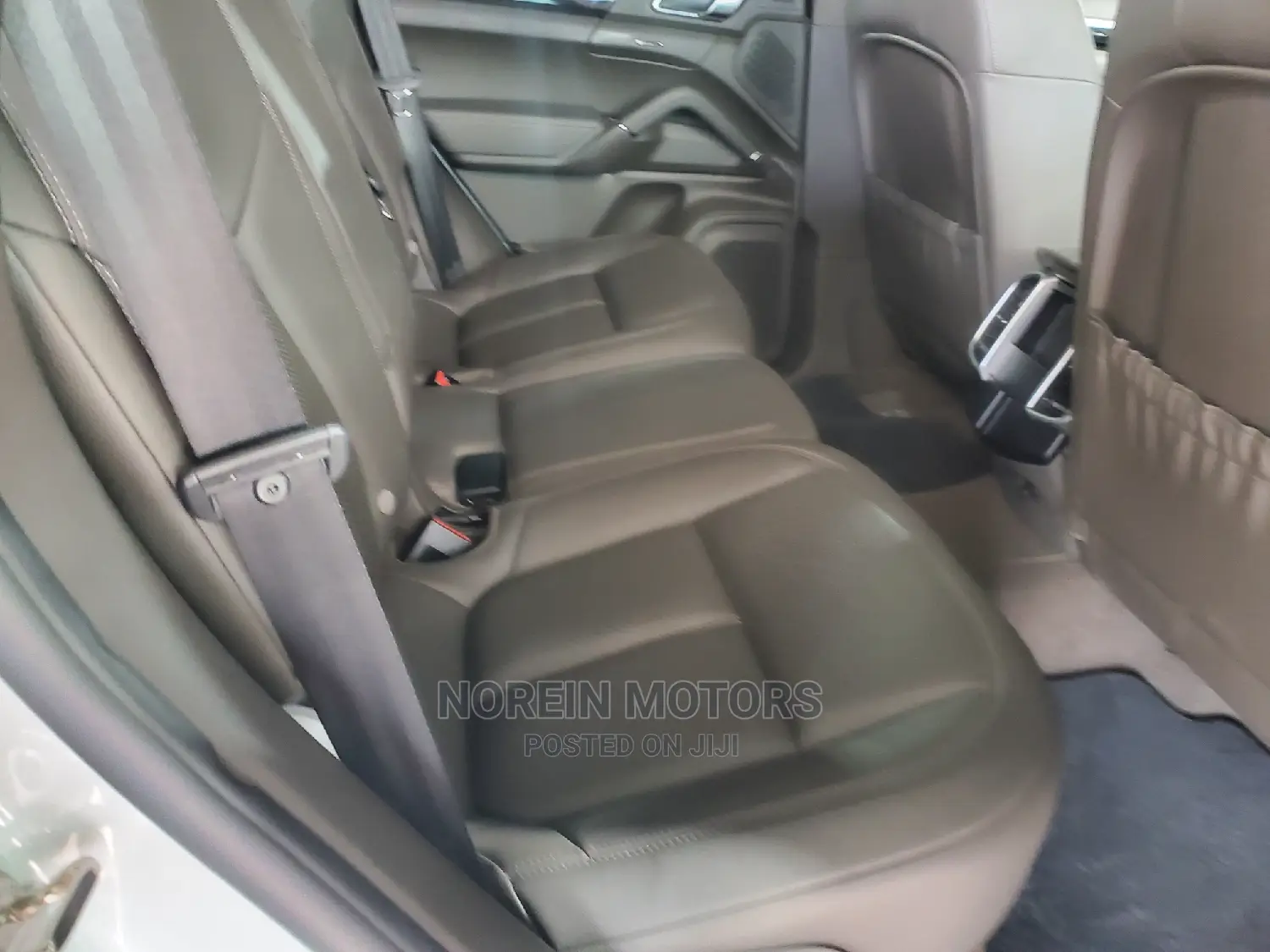 Porsche Cayenne 2017 White