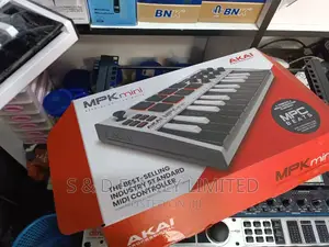 White Akai MPK Mini Midi Keyboard