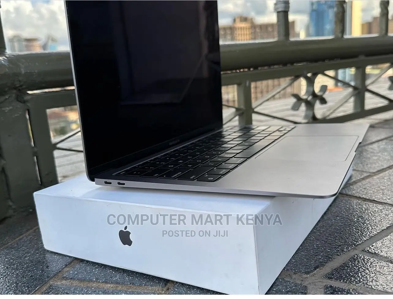 New Laptop Apple MacBook Air 8GB Apple M1 SSD 256GB