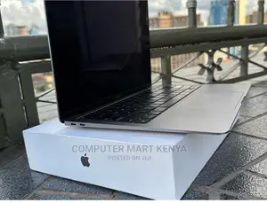 New Laptop Apple MacBook Air 8GB Apple M1 SSD 256GB