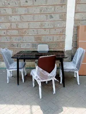 Classy 4 Seater Dining Table Set