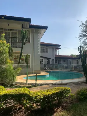5bdrm Mansion in Nyari for sale