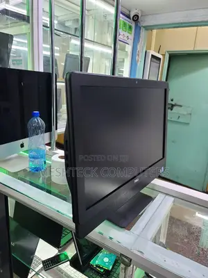 Dell 19 Inches Super Clean Monitor