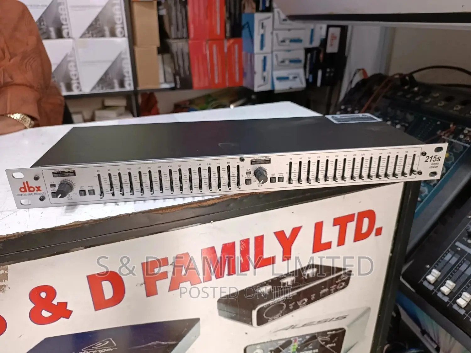 DBX Dual Band Equalizer 215s