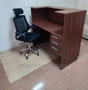 Reception Desk 1.4 MTRS Plus Headrest Office Chair