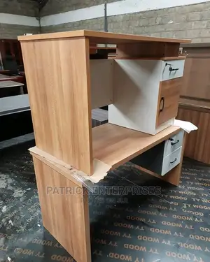 Executive Imported Office Desk 1.2 MTRS