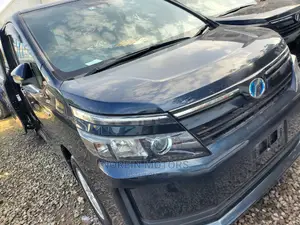 Toyota Voxy 2016 Blue