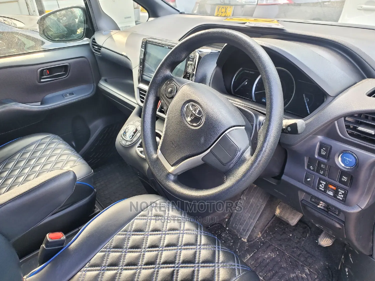 Toyota Voxy 2016 Blue