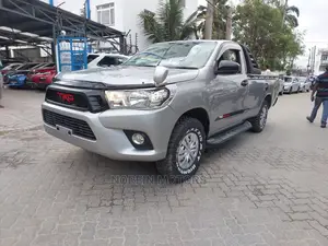 Toyota Hilux 2016 Gray