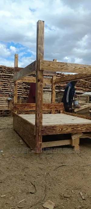 Storage Bed/ Bulk Bed