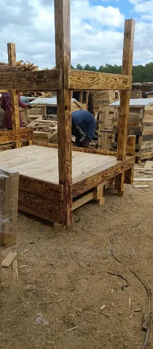 Storage Bed/ Bulk Bed