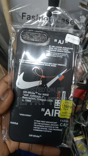 Royal Trend Apple iPhone 7/8/Se 2020 Black Nike Casetify
