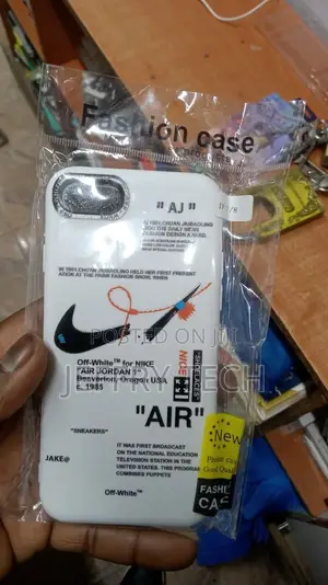 iPhone 8 /7 Nike Frosted Phone Case-White