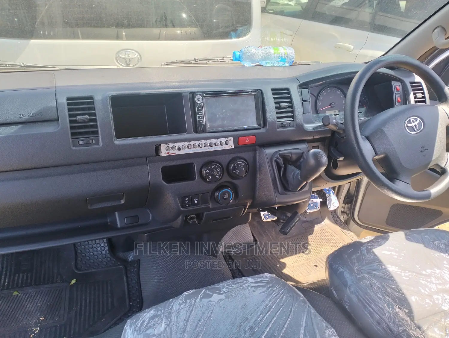 Toyota Grand HiAce 2016 Silver