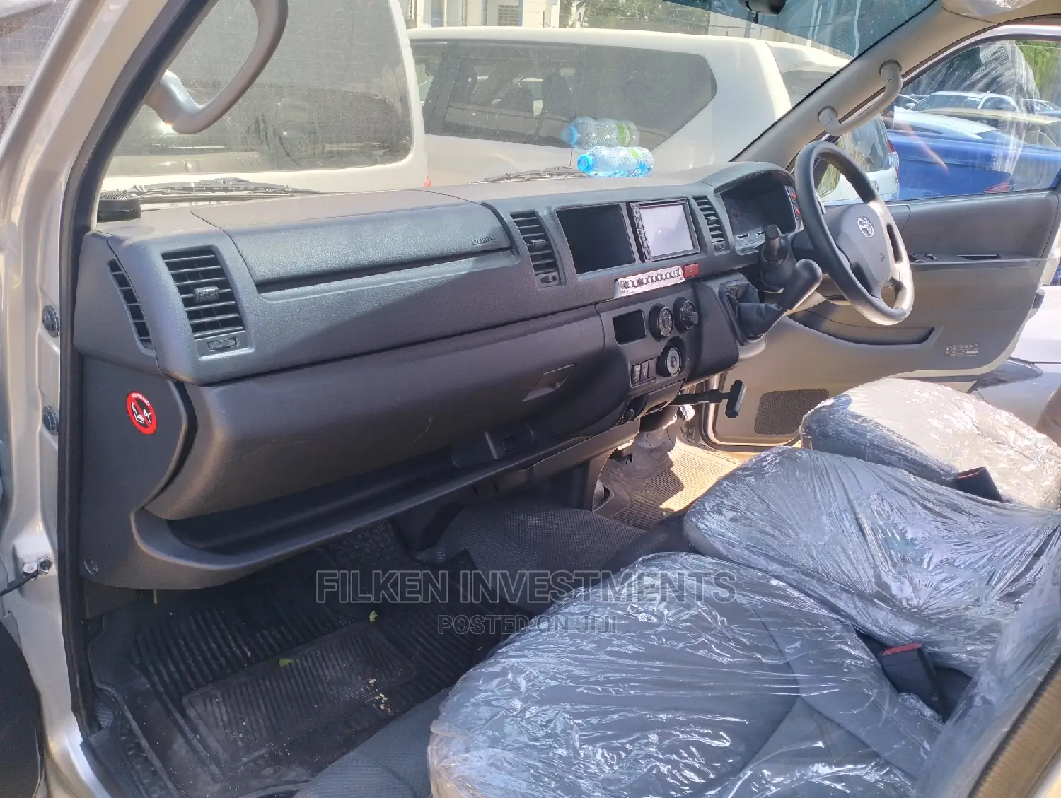 Toyota Grand HiAce 2016 Silver