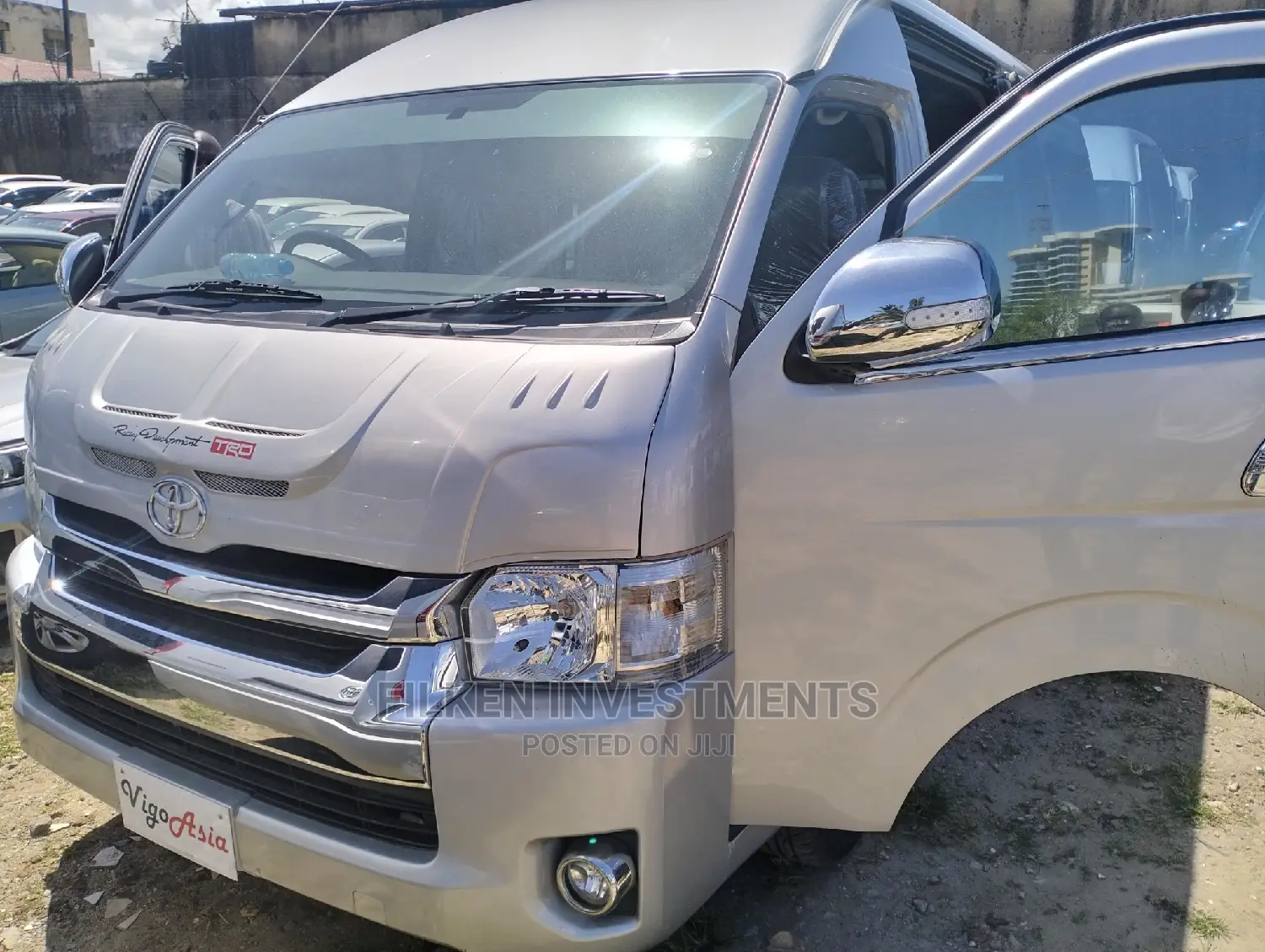 Toyota Grand HiAce 2016 Silver