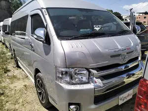 Toyota Grand HiAce 2016 Silver