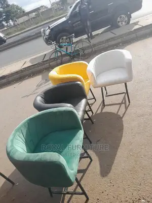 Pedicure Waiting Seats