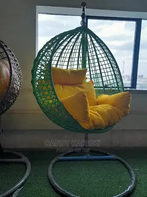 Spacious Garden Swing