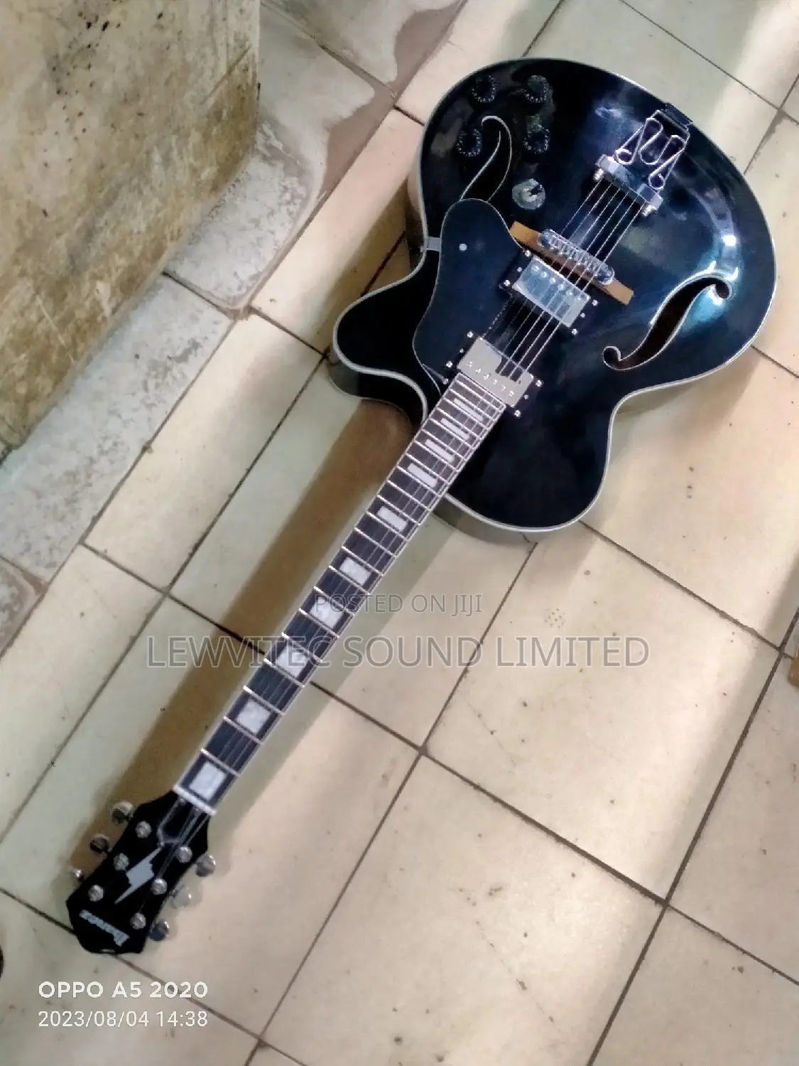 Ibanezz Electric Jazz