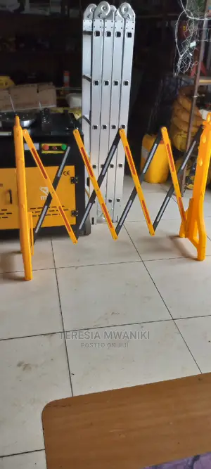 Expandable Plastic Barricade