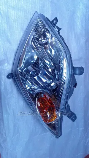 Toyota Ist Headlamp Old Model 2003