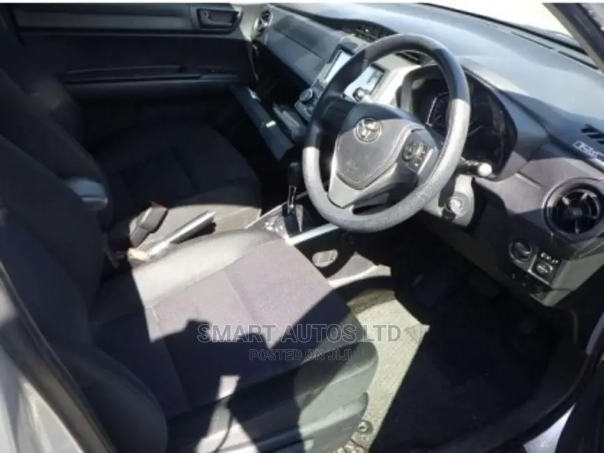 Toyota Corolla Fielder 2016 Silver