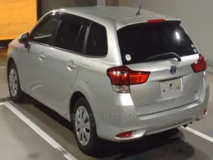 Toyota Corolla Fielder 2016 Silver