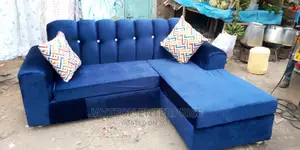 4 Seater L-Shaped Sofa.